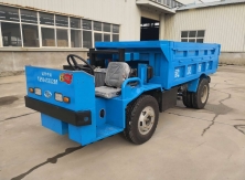 安標礦用車(四不像運輸車)UQ-6